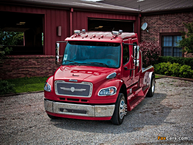 Images of STRUT Freightliner Business Class M2 Sportchassis Grille Collection 2004 (640 x 480)
