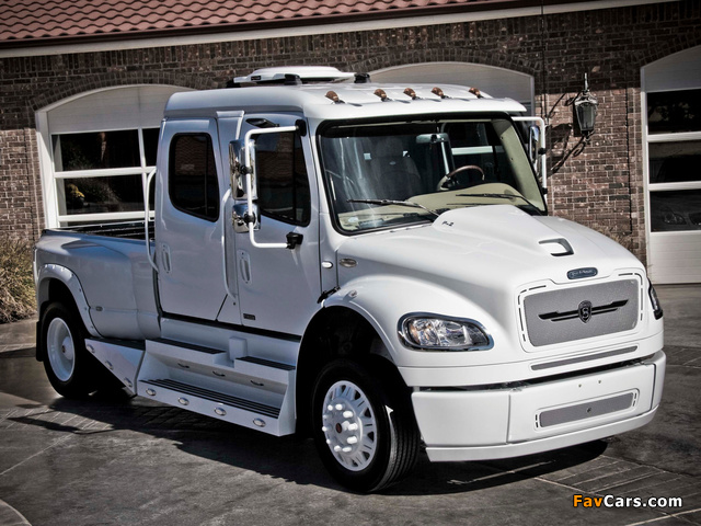Images of STRUT Freightliner Business Class M2 Sportchassis Grille Collection 2004 (640 x 480)