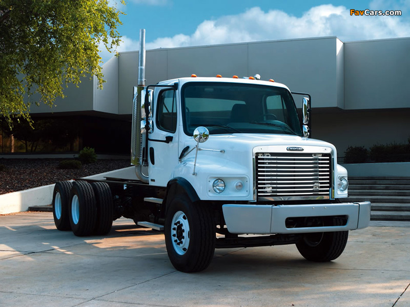 Photos of Freightliner Business Class M2 106V 6x4 2004 (800 x 600)