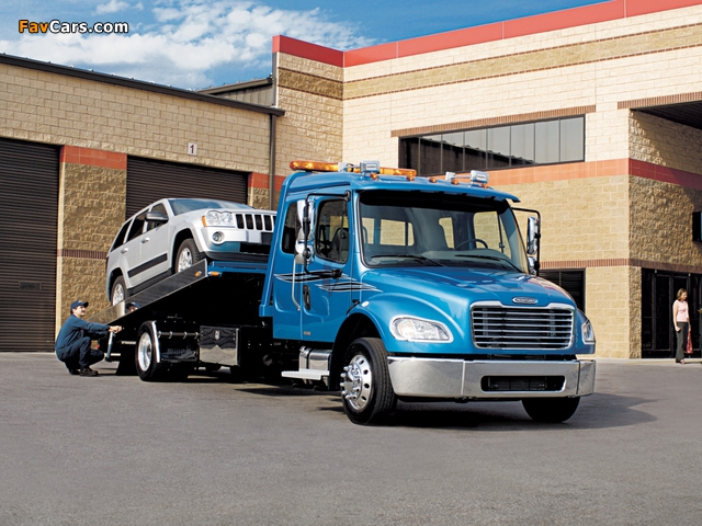 Pictures of Freightliner Business Class M2 106 Extended Cab Tow Truck 2002 (640 x 480)