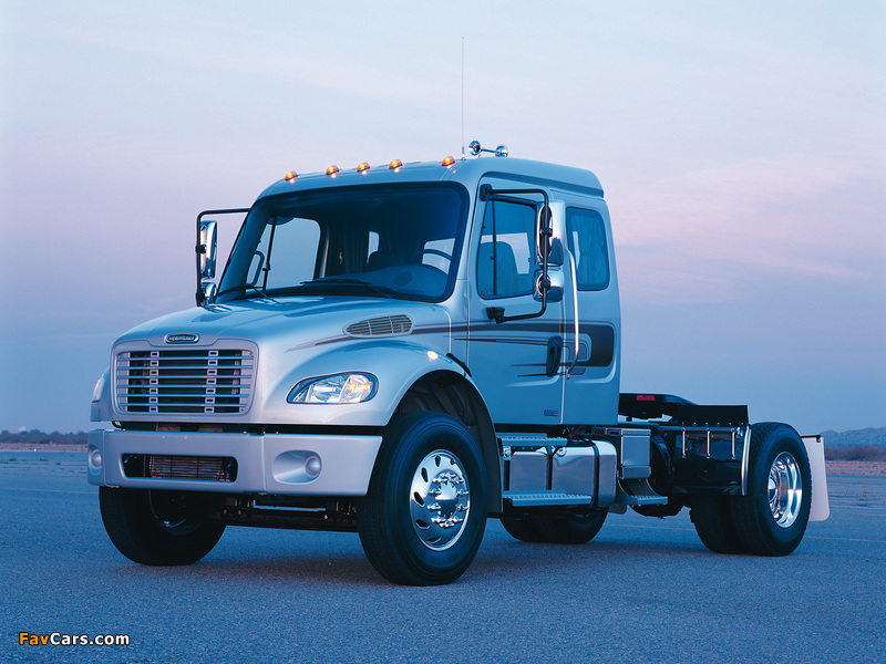 Pictures of Freightliner Business Class M2 106 Extended Cab 2002 (800 x 600)