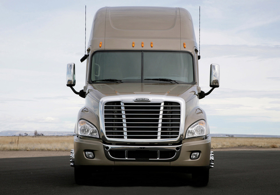 Images of Freightliner Cascadia Raised Roof 2007