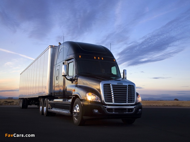 Freightliner Cascadia Raised Roof 2007 wallpapers (640 x 480)