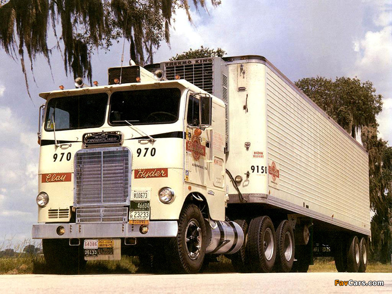 White-Freightliner WF 1951–75 images (800 x 600)