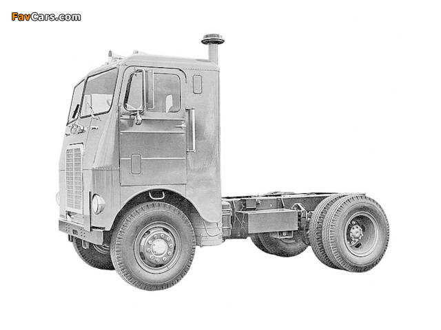 White-Freightliner WF 1951–75 photos (640 x 480)