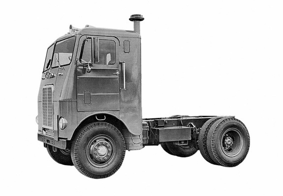White-Freightliner WF 1951–75 photos