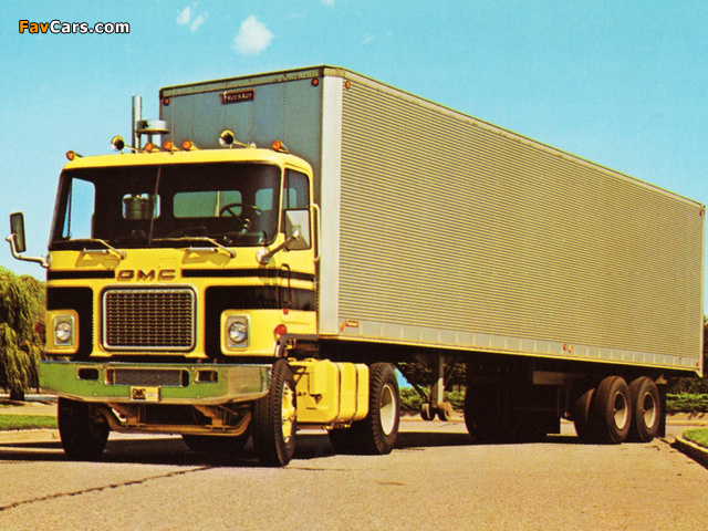 GMC DL9500 Tractor 1969 wallpapers (640 x 480)
