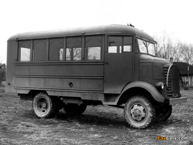 GMC AFKX-352 4x4 by Superior 1939–41 photos (640 x 480)
