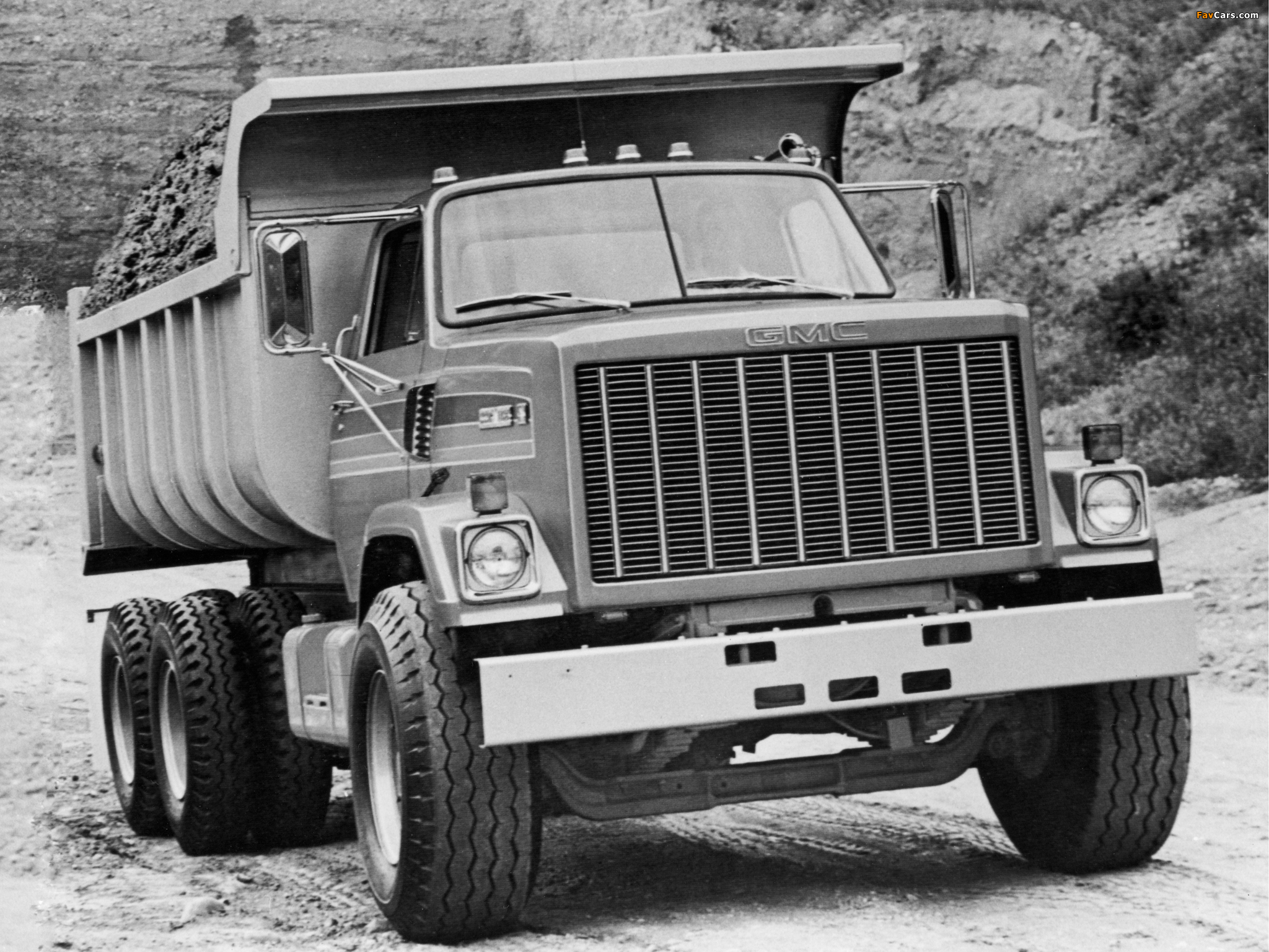Pictures of GMC Brigadier Dump Truck 1978–88 (2048 x 1536)
