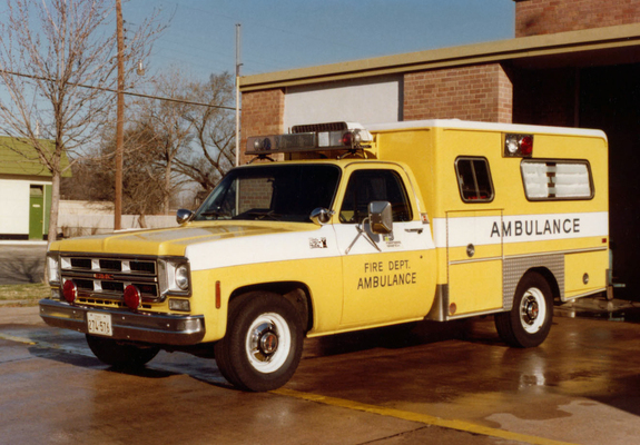 GMC C3500 Ambulance 1975 pictures
