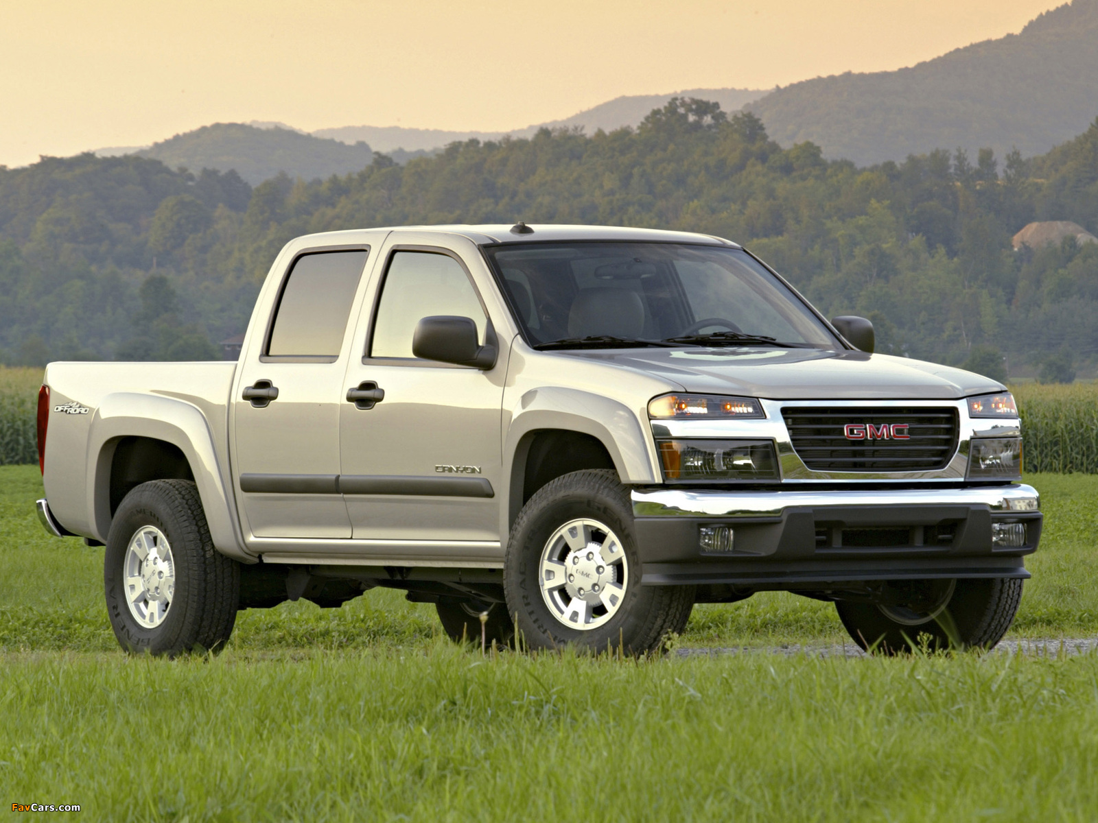 GMC Canyon Crew Cab 2004 pictures (1600 x 1200)