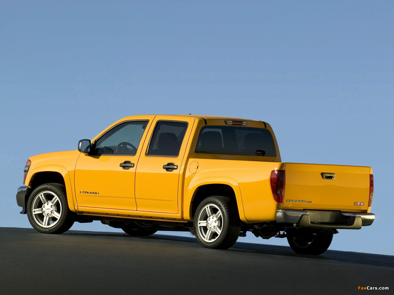 GMC Canyon Crew Cab Sport Suspension Package 2006 wallpapers (1280 x 960)