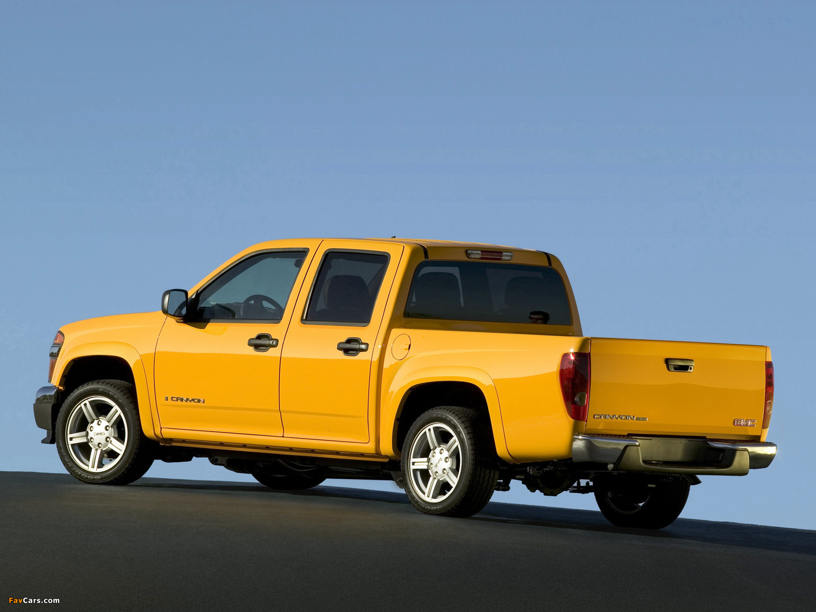 GMC Canyon Crew Cab Sport Suspension Package 2006 wallpapers (1600 x 1200)