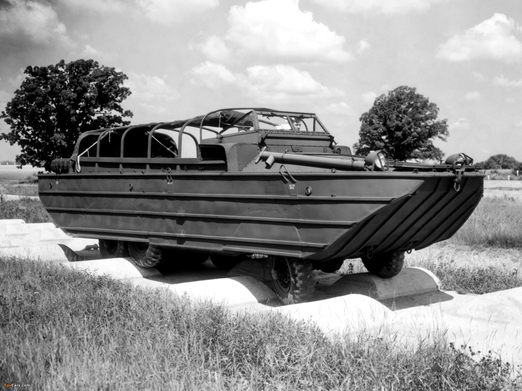 Images of GMC DUKW 353 1941–45 (2048 x 1536)