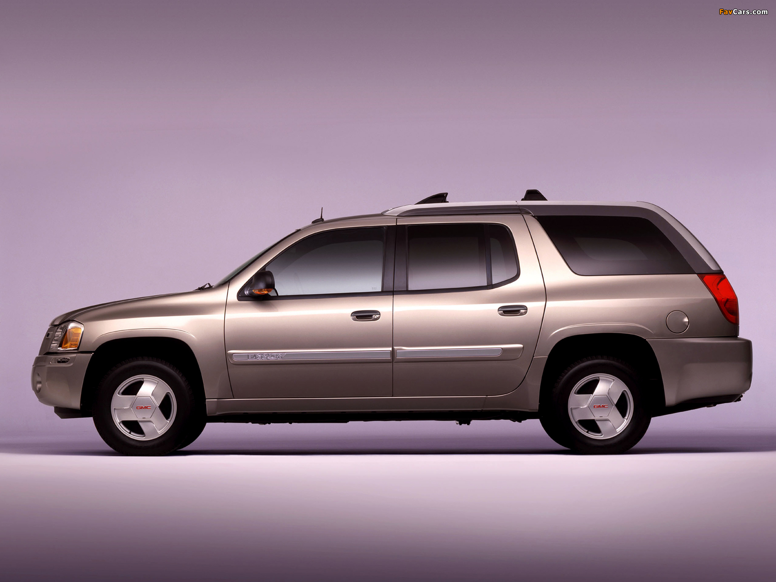 GMC Envoy XUV 2004–05 images (1600 x 1200)