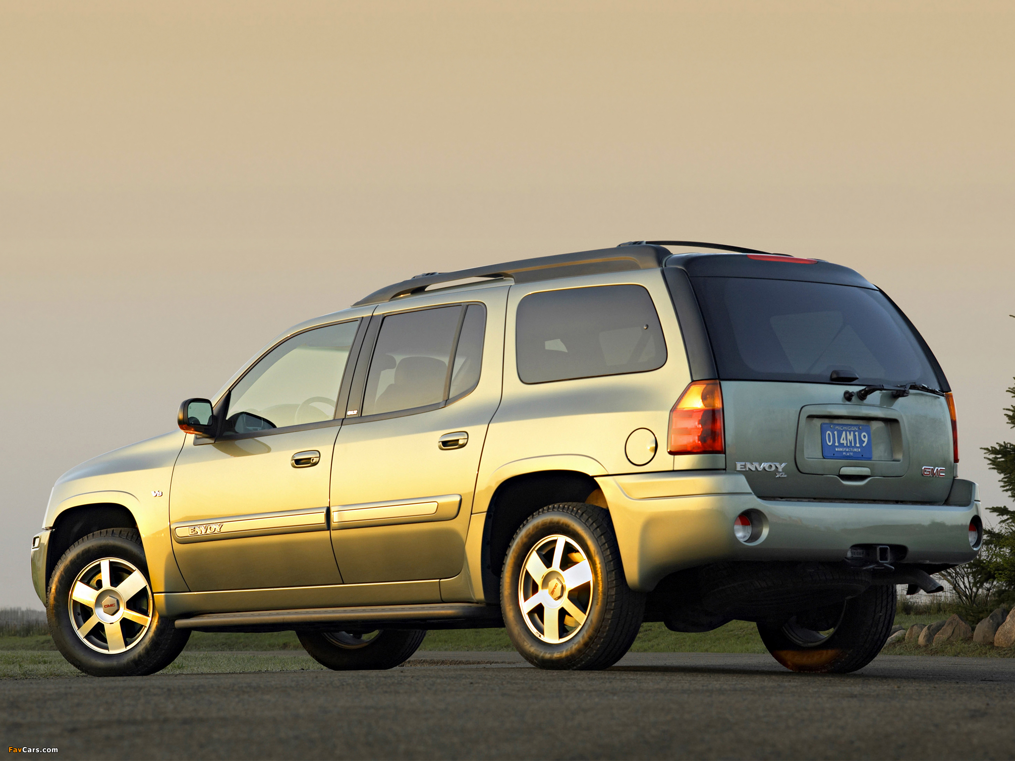 Images of GMC Envoy XL 2002–06 (2048 x 1536)