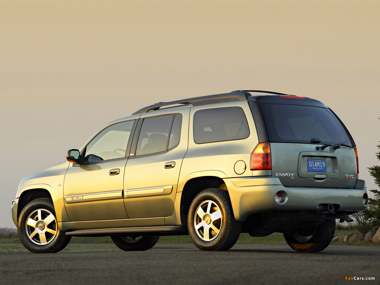 Images of GMC Envoy XL 2002–06 (1280 x 960)