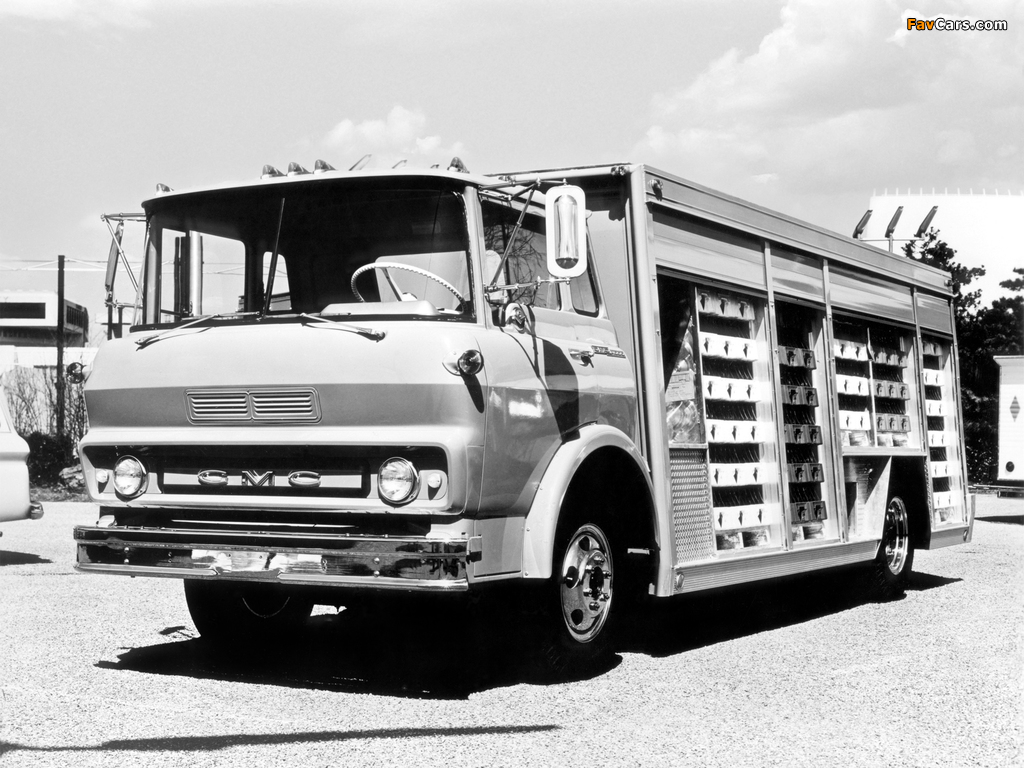 Photos of GMC L-Series 4x2 1960–84 (1024 x 768)