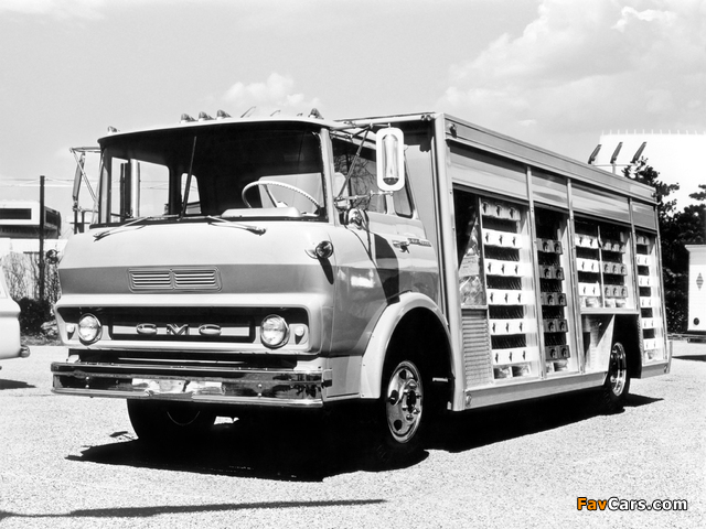 Photos of GMC L-Series 4x2 1960–84 (640 x 480)