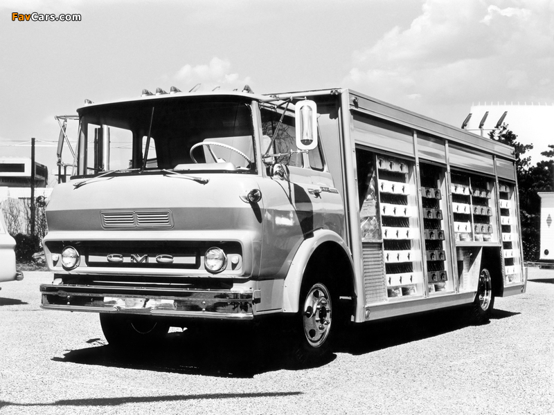 Photos of GMC L-Series 4x2 1960–84 (800 x 600)