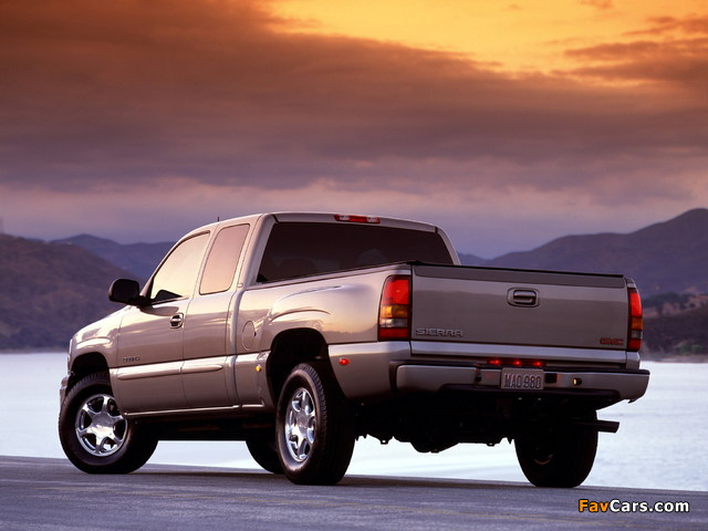 GMC Sierra Denali Extended Cab 2003–06 images (640 x 480)