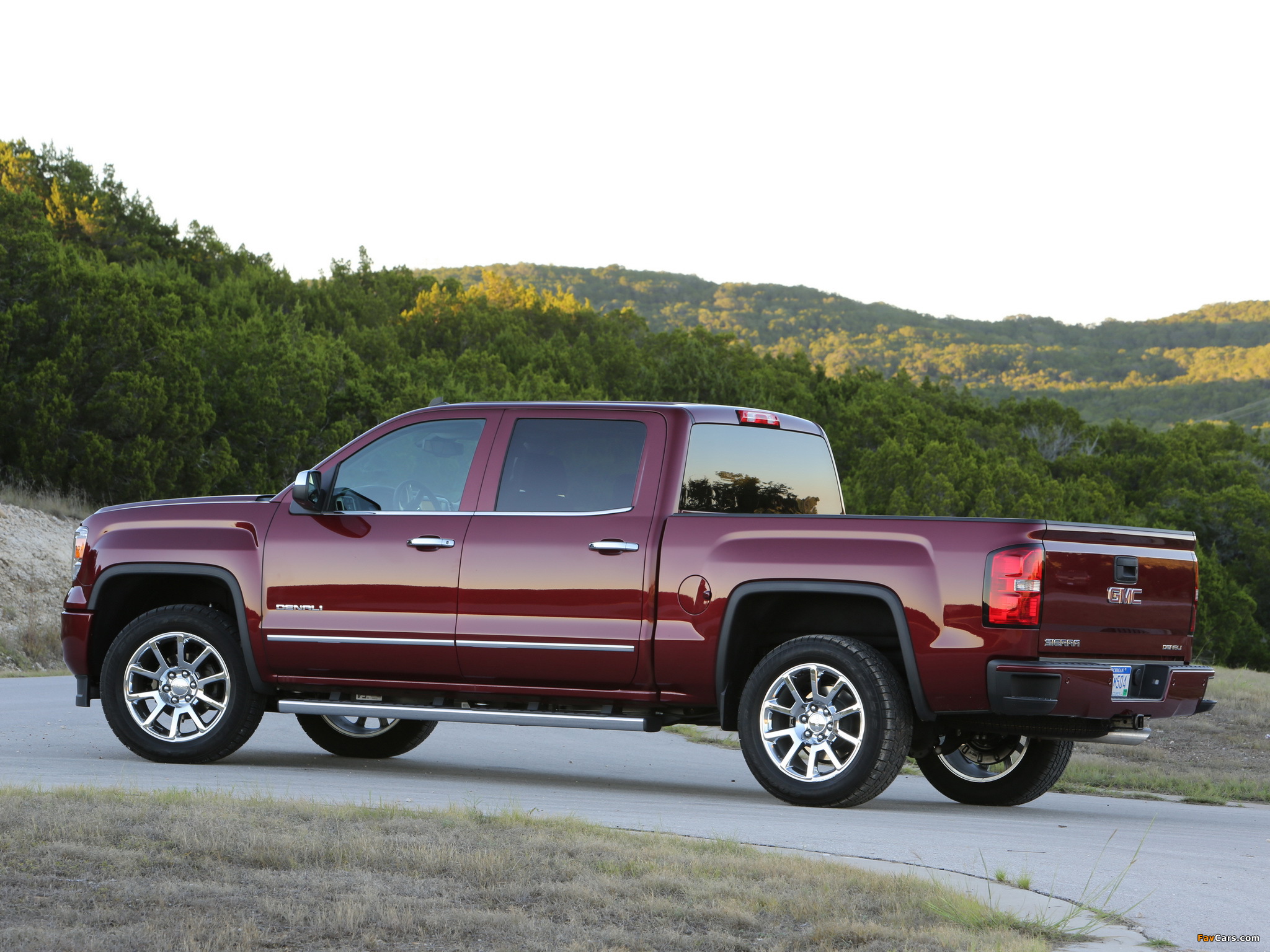 2014 GMC Sierra Denali 1500 Crew Cab 2013 wallpapers (2048 x 1536)