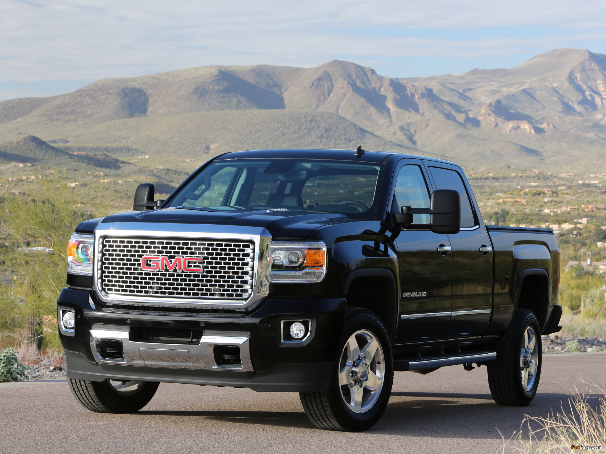 2015 GMC Sierra Denali 2500 HD Crew Cab 2014 images (2048 x 1536)