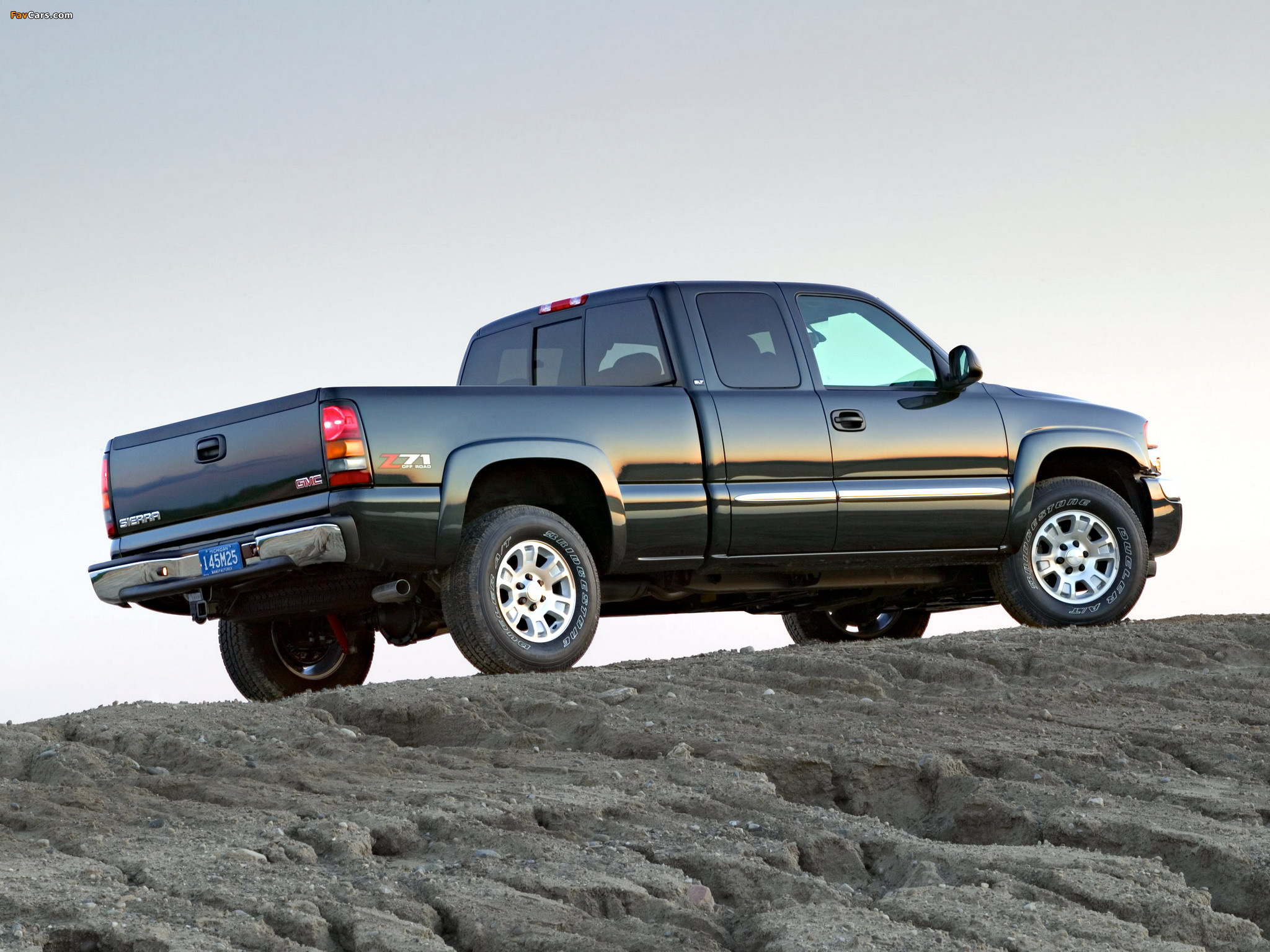 Images of GMC Sierra Extended Cab 2002–06 (2048 x 1536)