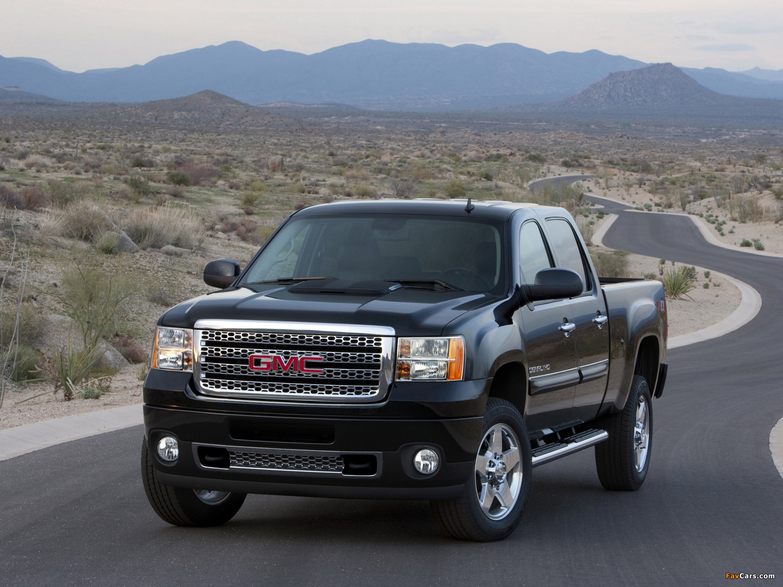 Photos of GMC Sierra Denali HD 2010–13 (1600 x 1200)