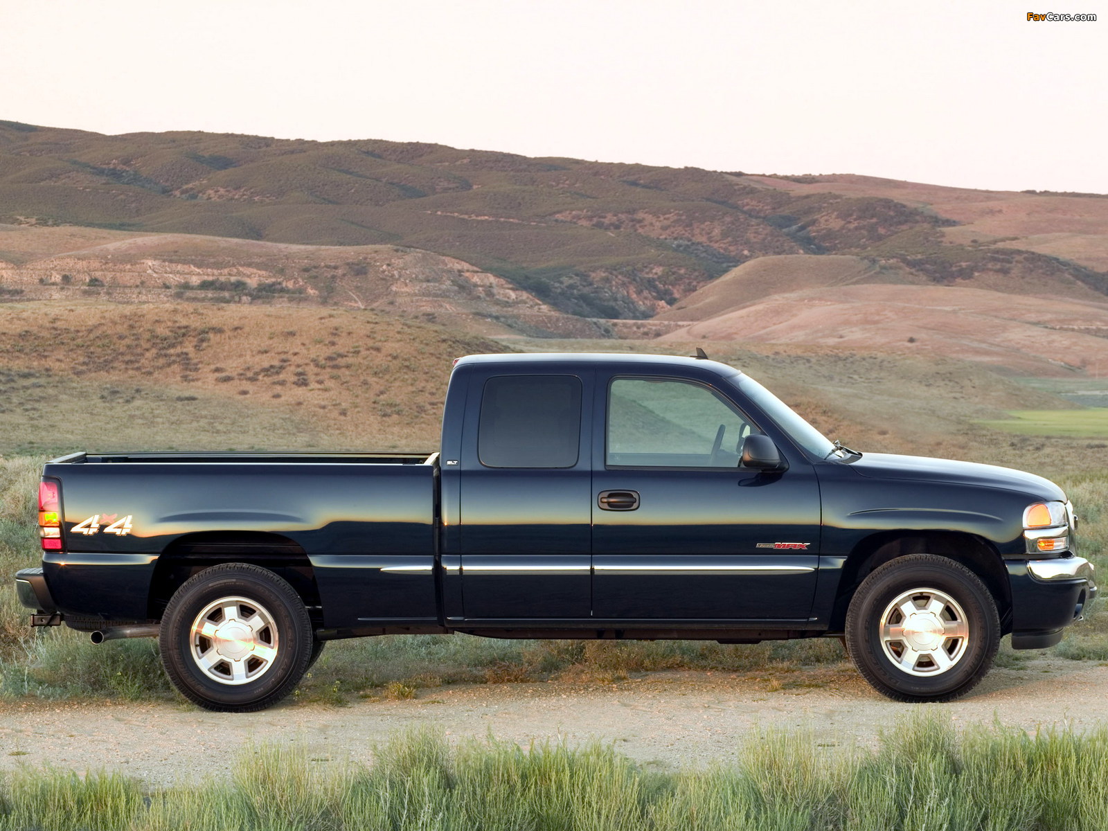 Pictures of GMC Sierra Extended Cab 2002–06 (1600 x 1200)