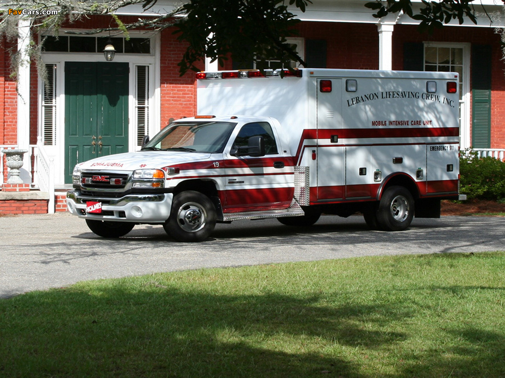 Pictures of GMC Sierra 3500 HD Ambulance 2004–06 (1024 x 768)