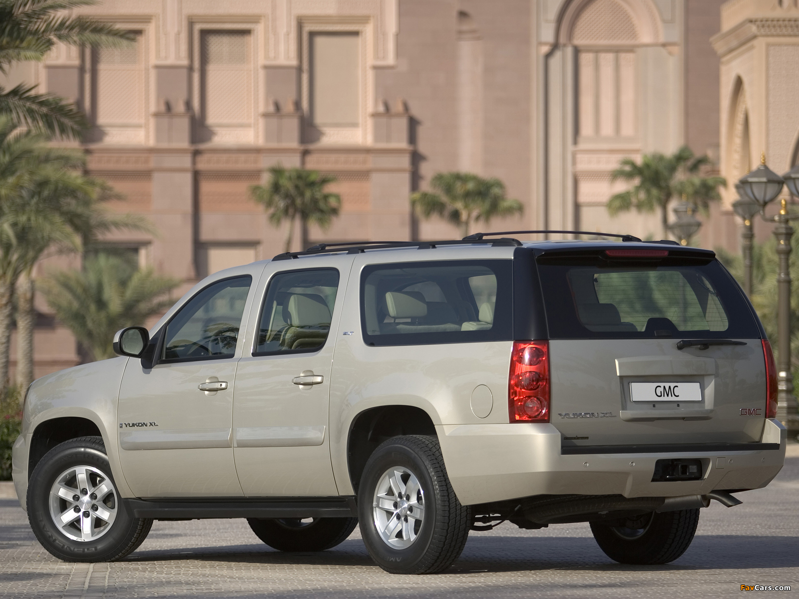 GMC Yukon XL 2006–14 wallpapers (1600 x 1200)