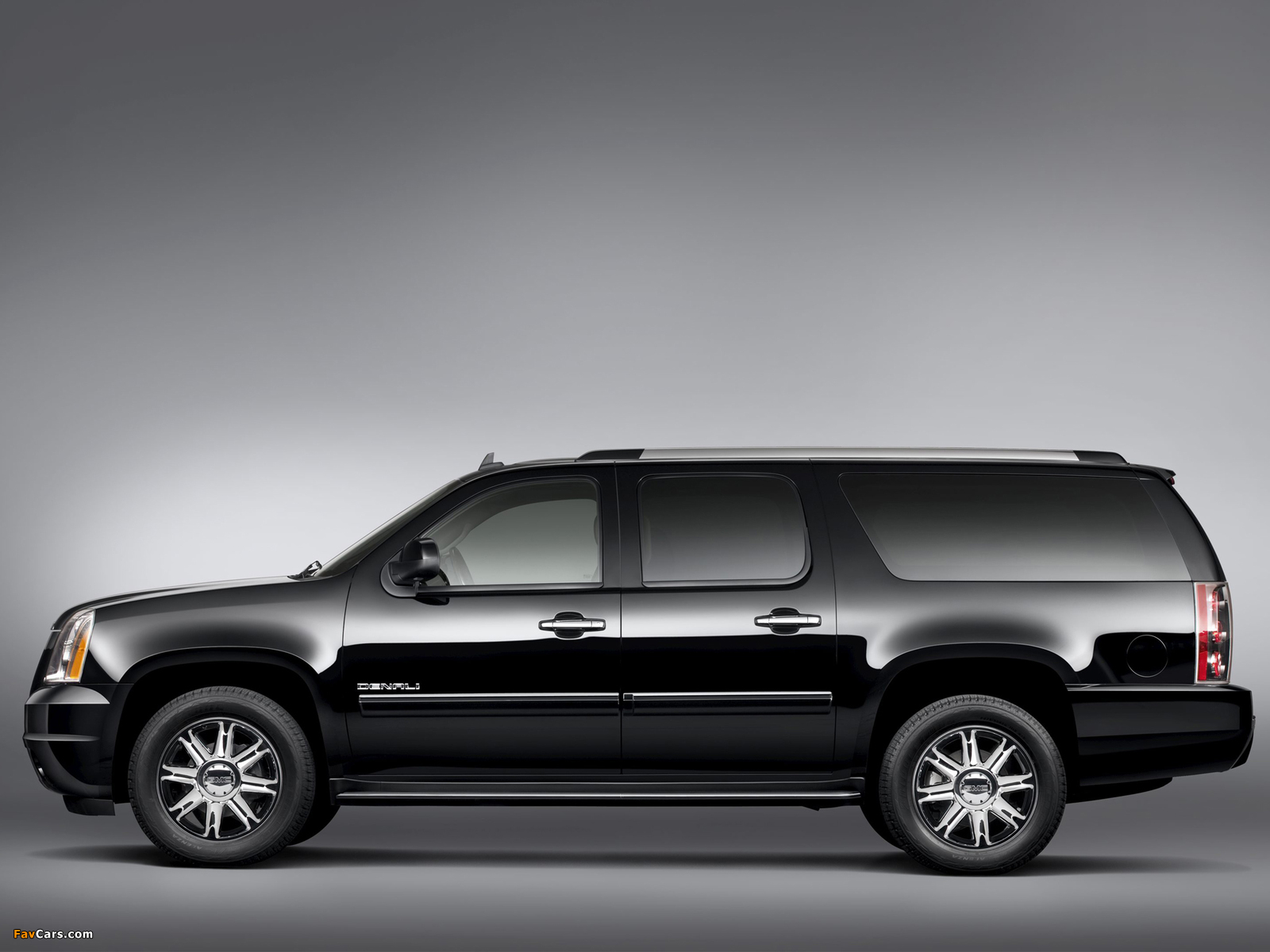 GMC Yukon XL Denali FlexFuel 2011–14 pictures (1600 x 1200)