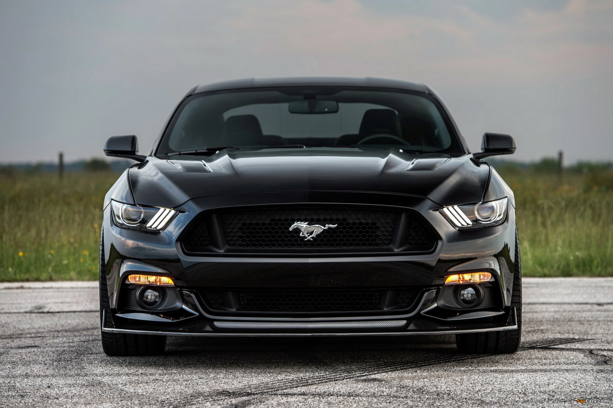 Pictures of Hennessey Mustang GT HPE700 Supercharged 2015 (2000 x 1331)