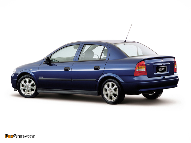 Holden TS Astra Sedan 1999–2004 pictures (640 x 480)