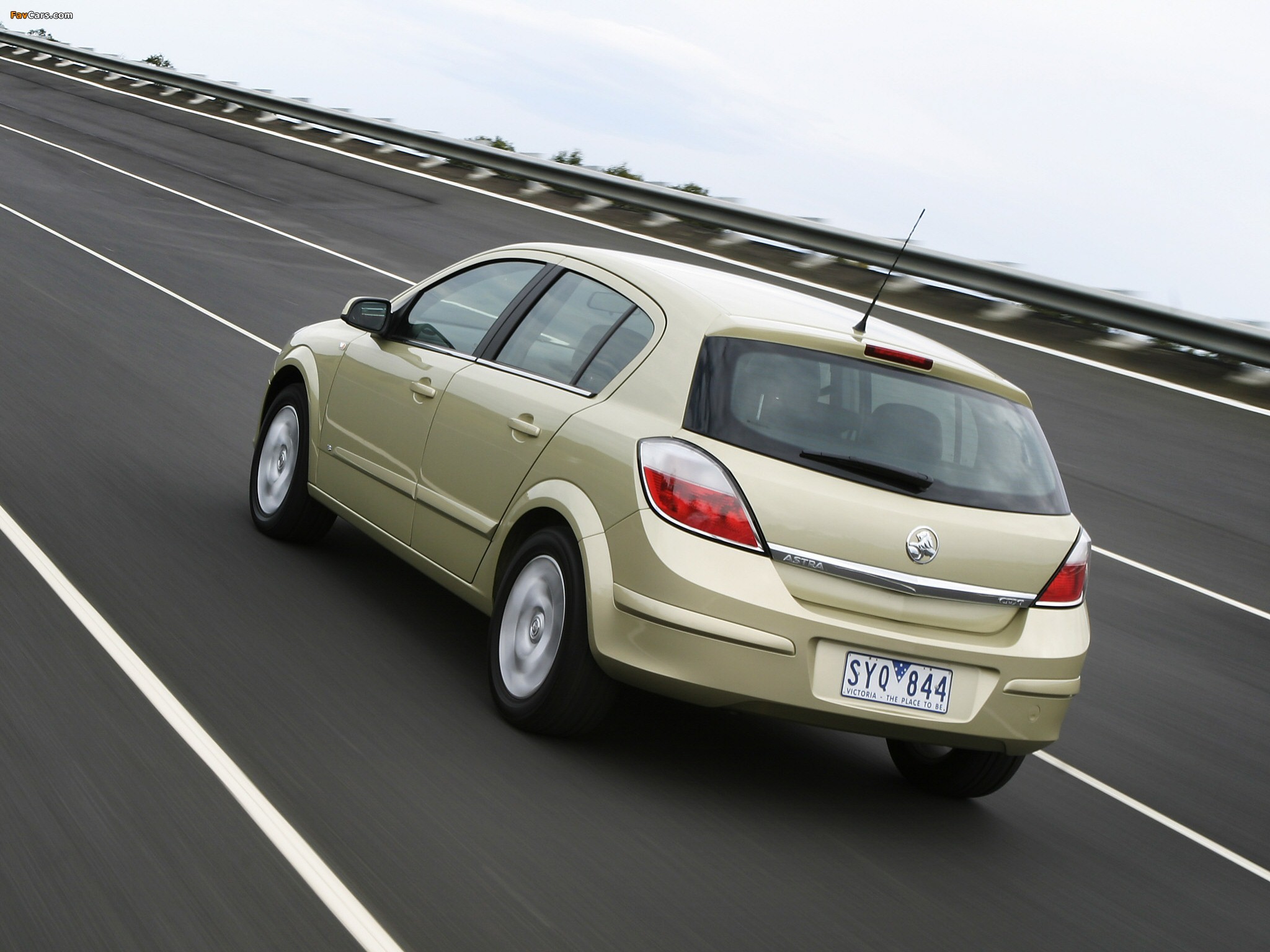 Holden AH Astra 5-door 2005 photos (2048 x 1536)