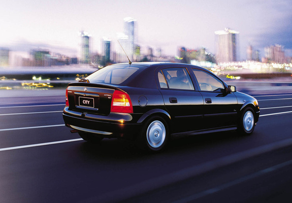Photos of Holden TS Astra 5-door 1998–2004
