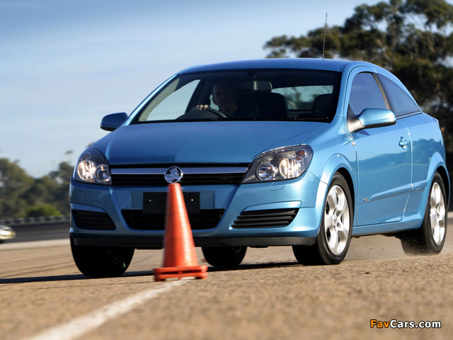 Photos of Holden Astra 3-door (AH) 2005–09 (640 x 480)