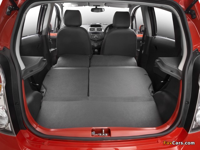 Holden Barina Spark (MJ) 2010–12 pictures (640 x 480)