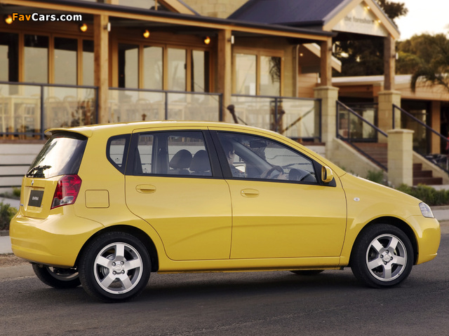 Images of Holden TK Barina 5-door (T200) 2005–08 (640 x 480)