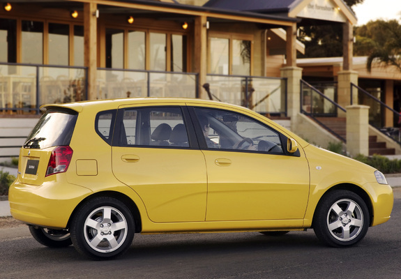 Images of Holden TK Barina 5-door (T200) 2005–08