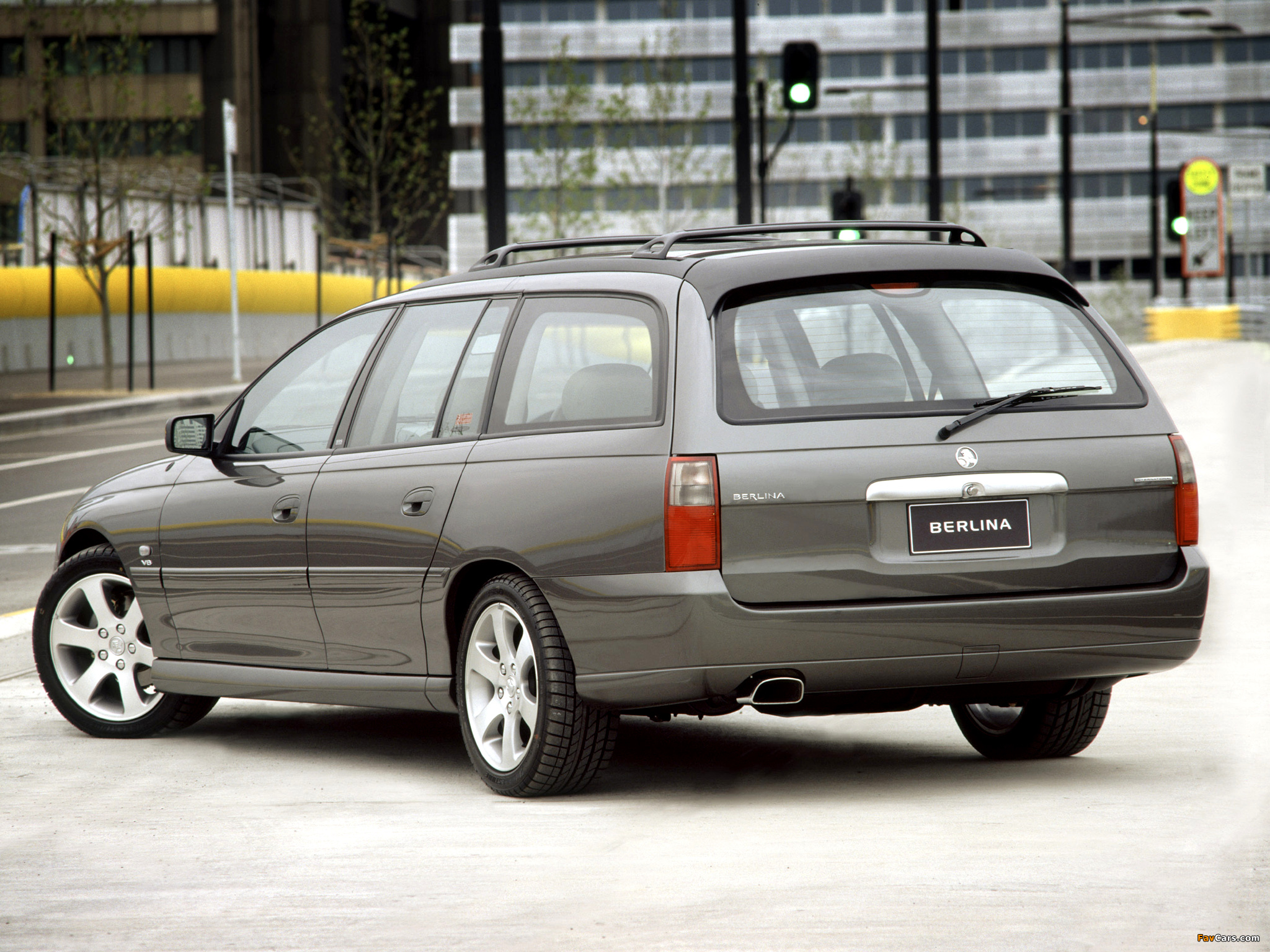 Holden VY Berlina Wagon 2002–04 wallpapers (2048 x 1536)