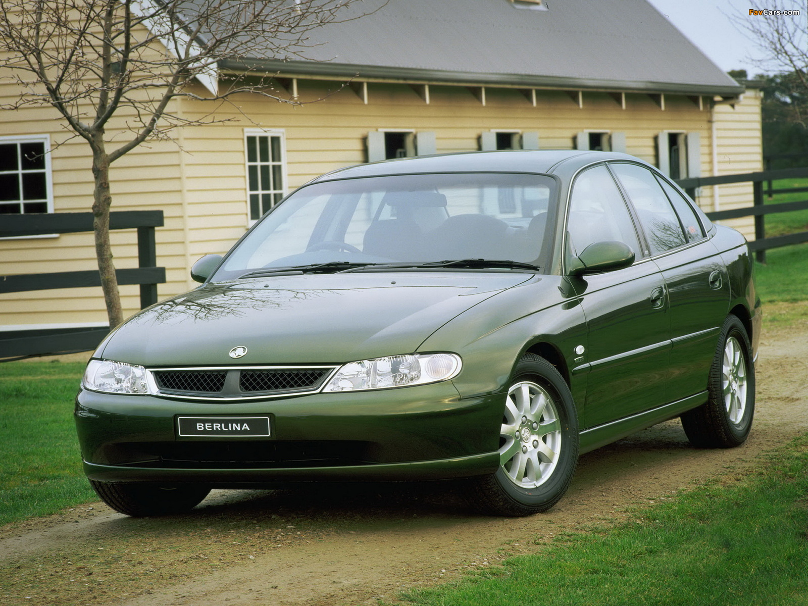 Photos of Holden VX Berlina 2000–02 (1600 x 1200)