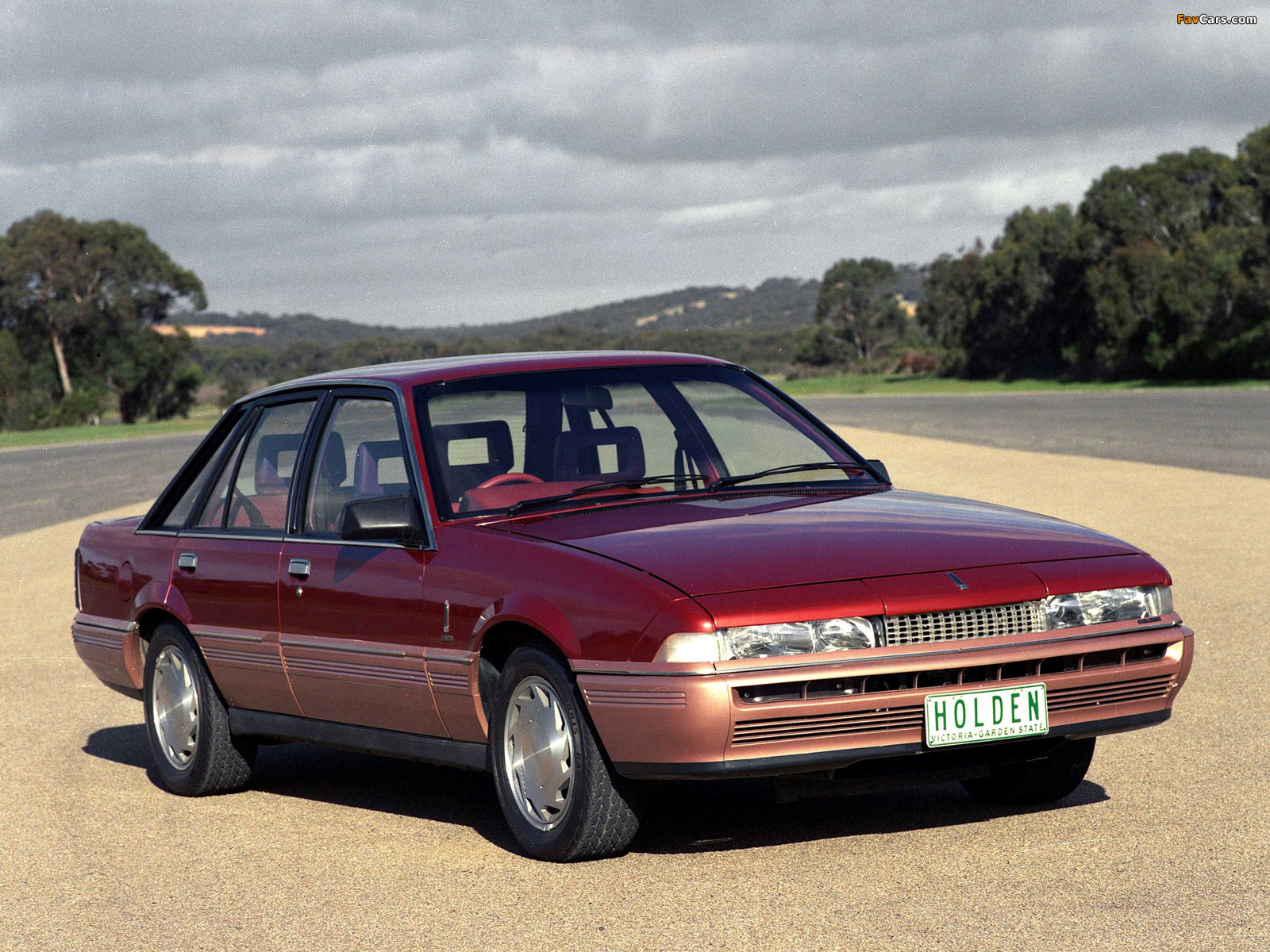 Images of Holden VL Calais 1986–88 (1600 x 1200)
