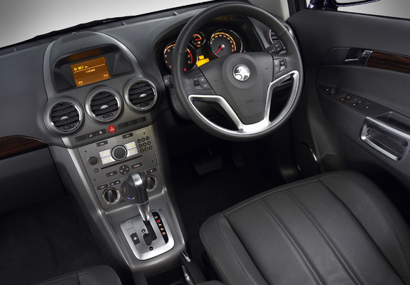 Holden Captiva MaXX 2006–10 images