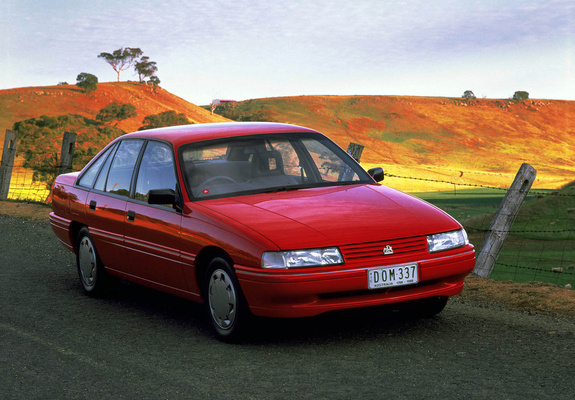 Holden VN Commodore 1988–91 photos