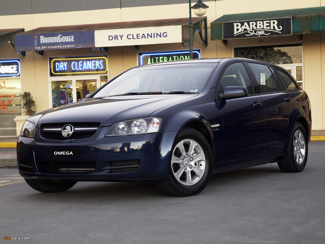 Holden Commodore Omega Sportwagon (VE) 2008–10 images (1280 x 960)