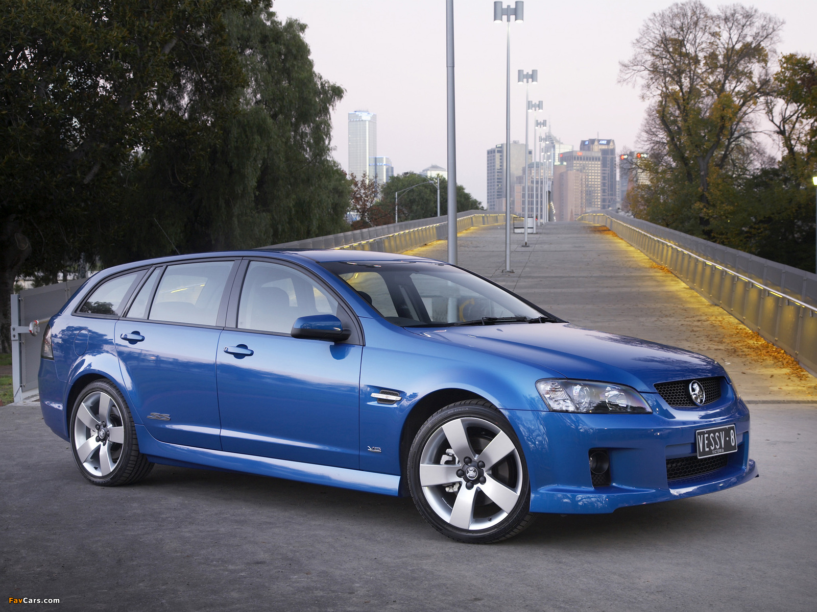 Holden VE Commodore SS V Sportwagon 2008–10 pictures (1600 x 1200)