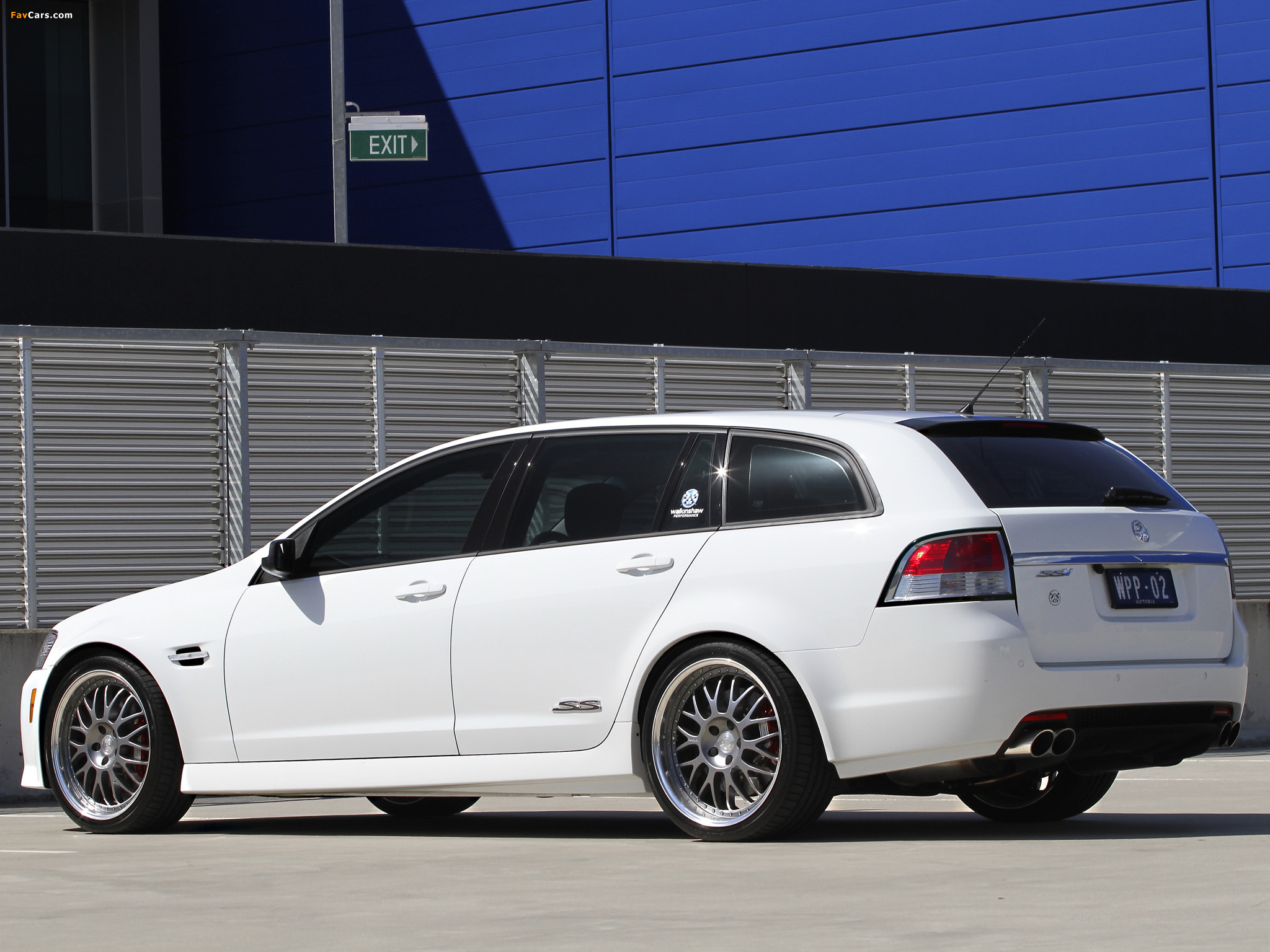 Walkinshaw Performance Holden Commodore SS V Sportwagon (VE) 2010 photos (2048 x 1536)