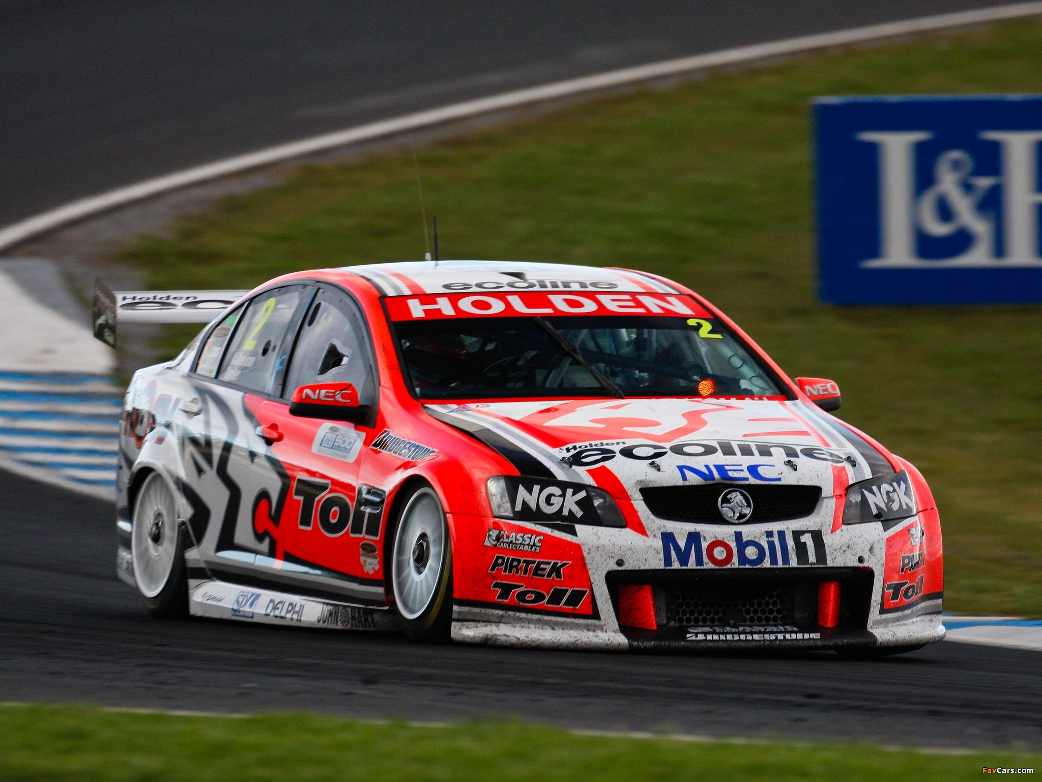 Images of Holden VE Commodore V8 Supercar 2007–10 (2048 x 1536)